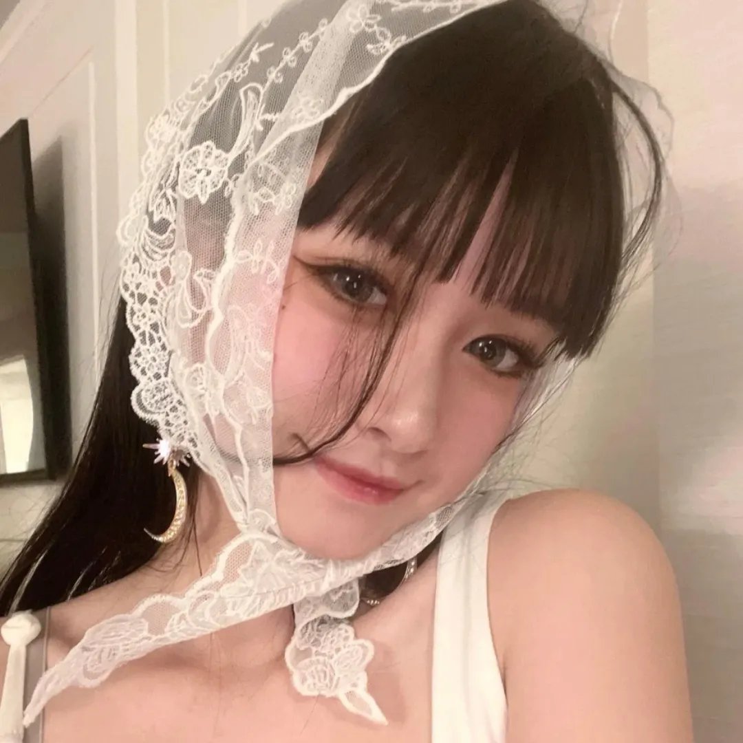 基拉•基拉丽娜 海报