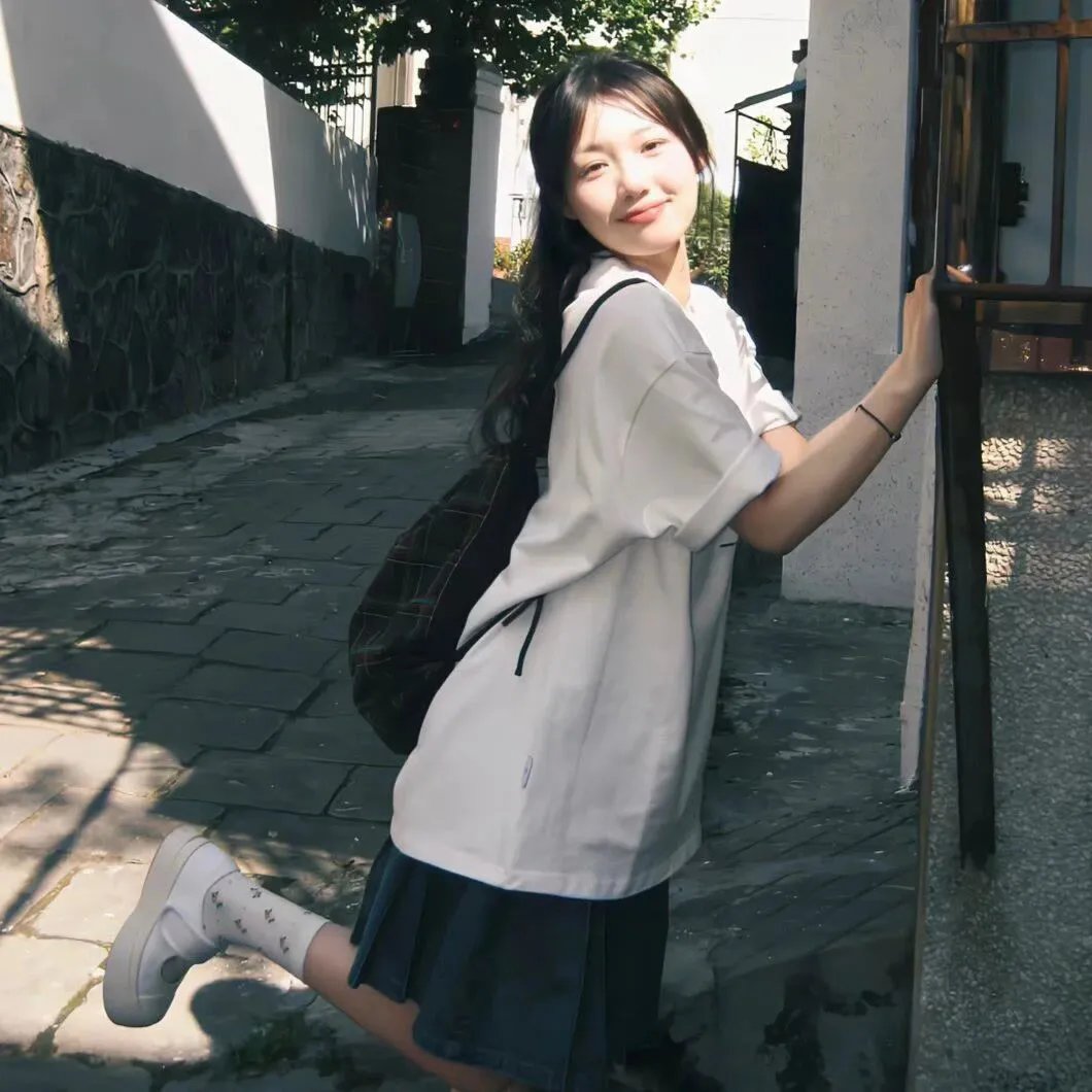 乱世微光 海报